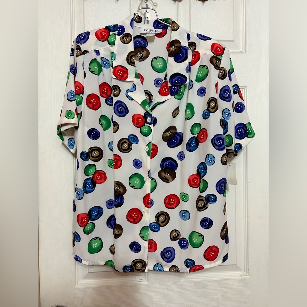 Vintage NWT TRUFFLES blouse with buttons design  L